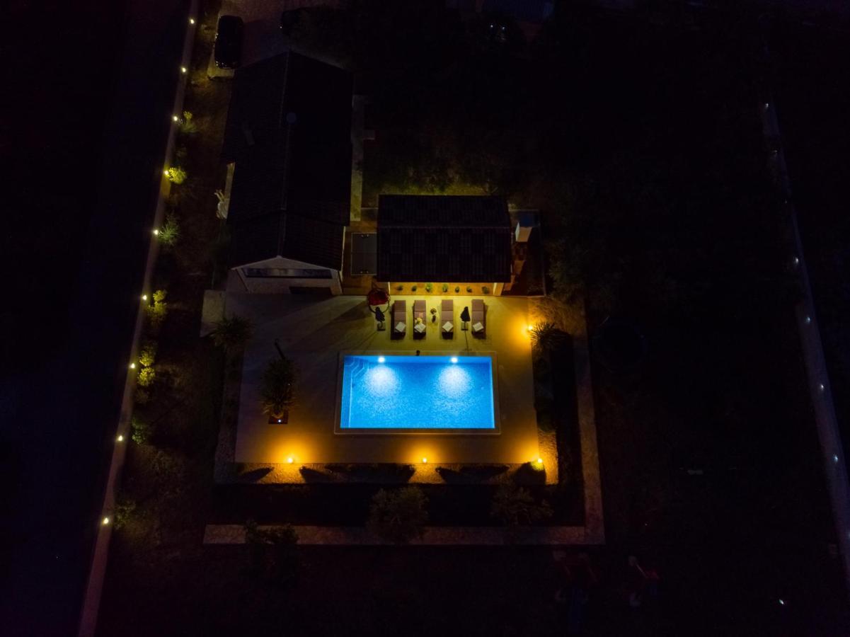 Villa Lorema-Pet Friendly On 5000 Sqm Garden,Pool, Jacuzzi, Billiard&Ps5 Sveti Filip i Jakov Ngoại thất bức ảnh