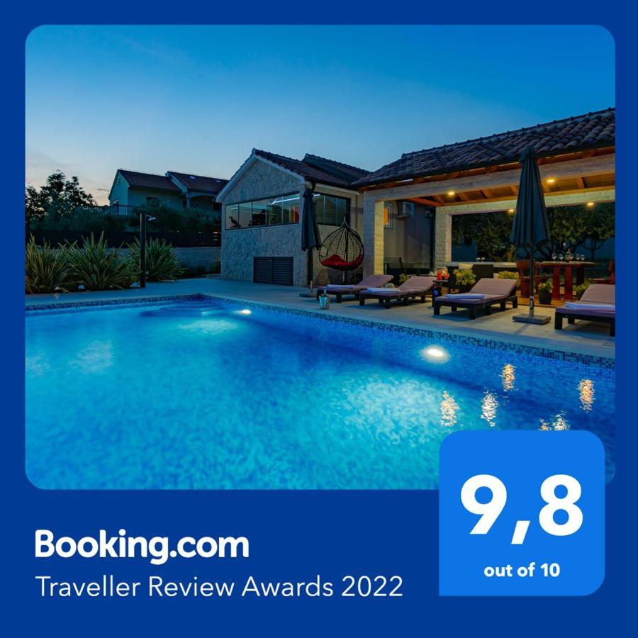 Villa Lorema-Pet Friendly On 5000 Sqm Garden,Pool, Jacuzzi, Billiard&Ps5 Sveti Filip i Jakov Ngoại thất bức ảnh